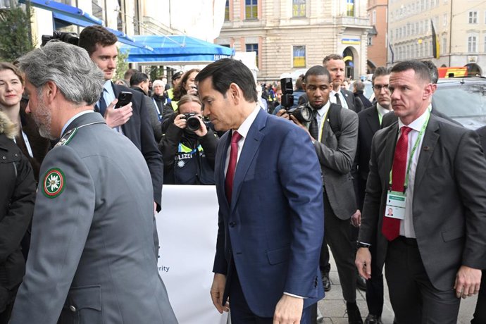 13 February 2026, Bavaria, Munich: US Secretary of State Marco Rubio (C) arrives at the Bayerischer Hof for the 62nd Munich Security Conference, which will host over 60 heads of state and government-the highest number ever at the world's leading security 