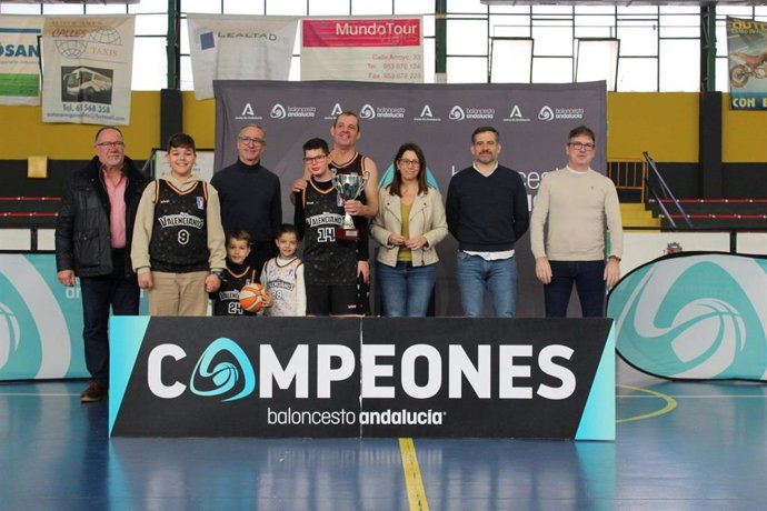 El Valencianos CAB Linares, vencedor de la Copa Diputación Baloncesto de Jaén.