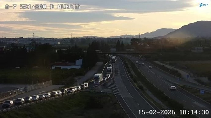 La autovía A-7 está registrado retenciones, en el punto kilométrico 585, a la altura de la Ermita de Belén