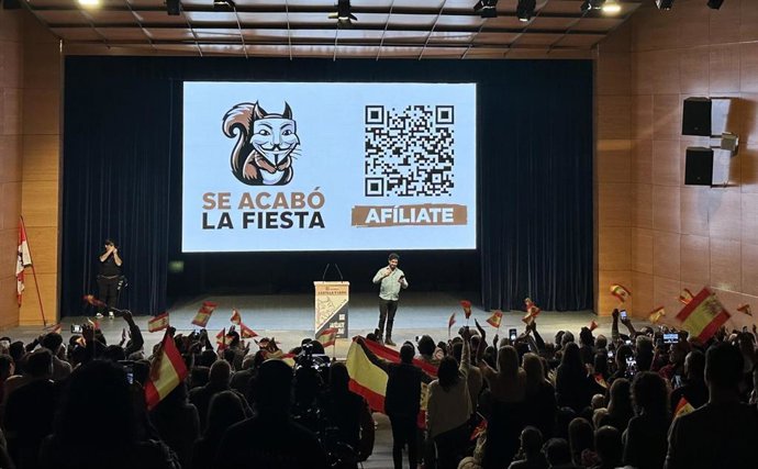El eurodiputado y líder de Se Acabó la Fiesta (SALF), Luis 'Alvise' Pérez, en un acto en la Feria de Valladolid.