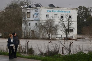 Imagen de 7 de febrero sobre la incidencia en núcleos de Jerez de la Frontera (Cádiz) por los efectos de sucesivas borrascas.