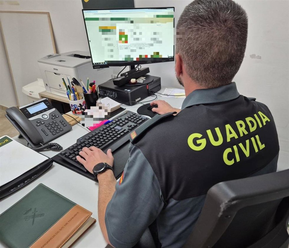 Archivo - Agente de la Guardia Civil