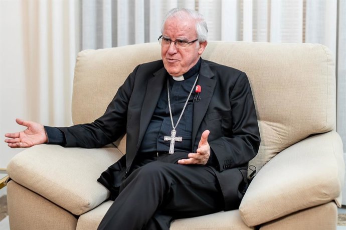 El arzobispo de Sevilla, monseñor José Ángel Saiz Meneses, en la entrevista de Europa Press celebrada en el Palacio Arzobispal.