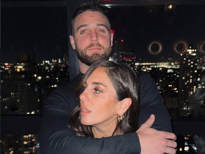 Anabel Pantoja ha felicitado a David Rodríguez en su tercer aniversario como pareja