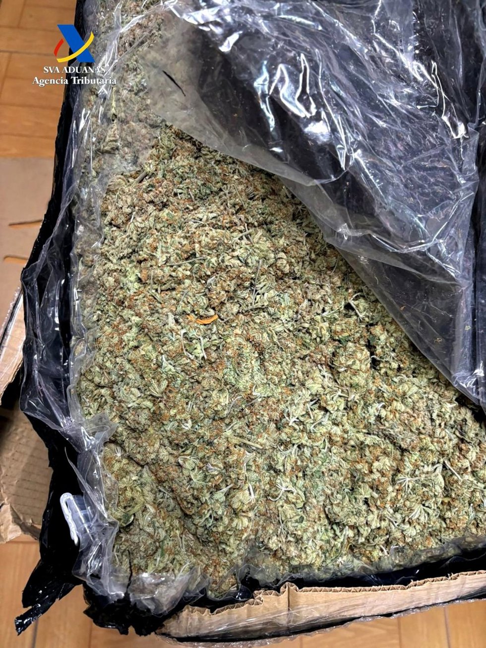 Paquete postal intervenido en Huelva con más de 36 kilos de marihuana.