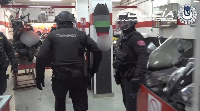 La Policía Municipal de Madrid en el taller de Vicálvaro