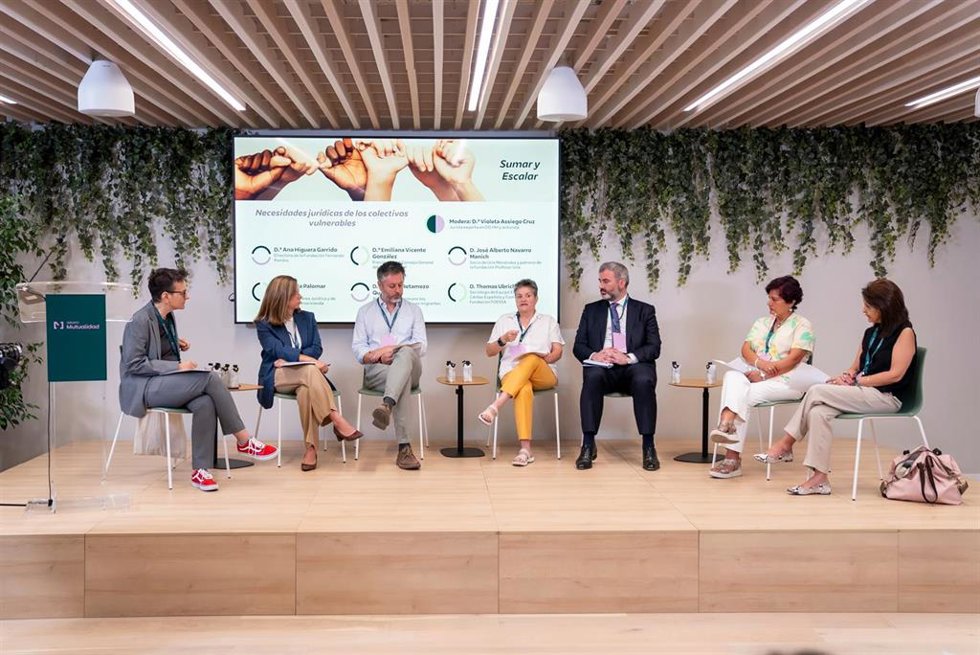 Fundación Mutualidad impulsa formación especializada a profesionales del Derecho para la defensa de personas sin hogar
