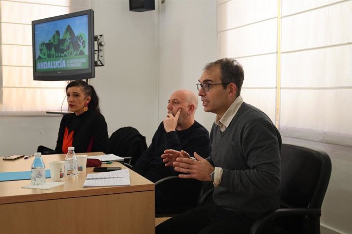 El coordinador regional de IU en Andalucía y diputado en el Congreso de Sumar, Toni Valero, en rueda de prensa en Málaga.