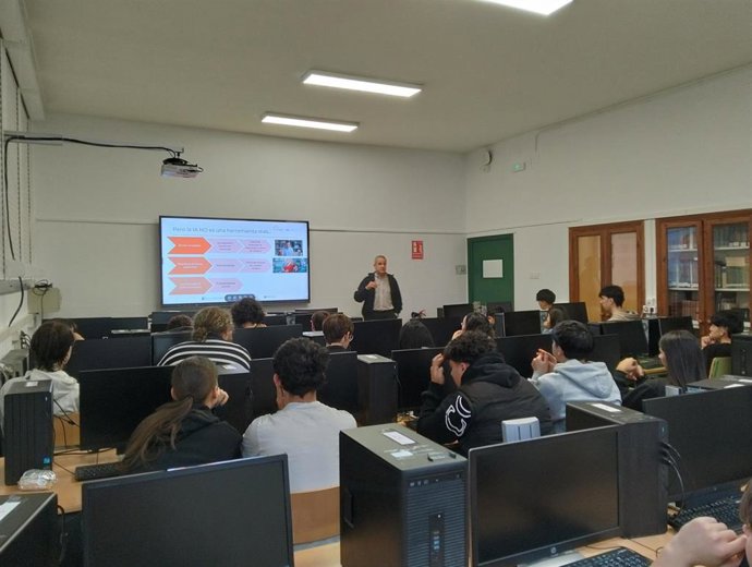 Primera sesión del ciclo en el IES Agra do Orzán de A Coruña.
