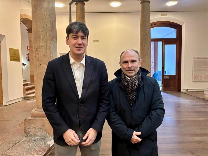 El consejero de Ciencia, Industria y Empleo, Borja Sánchez, y el rector de la Universidad de Oviedo, Ignacio Villaverde.