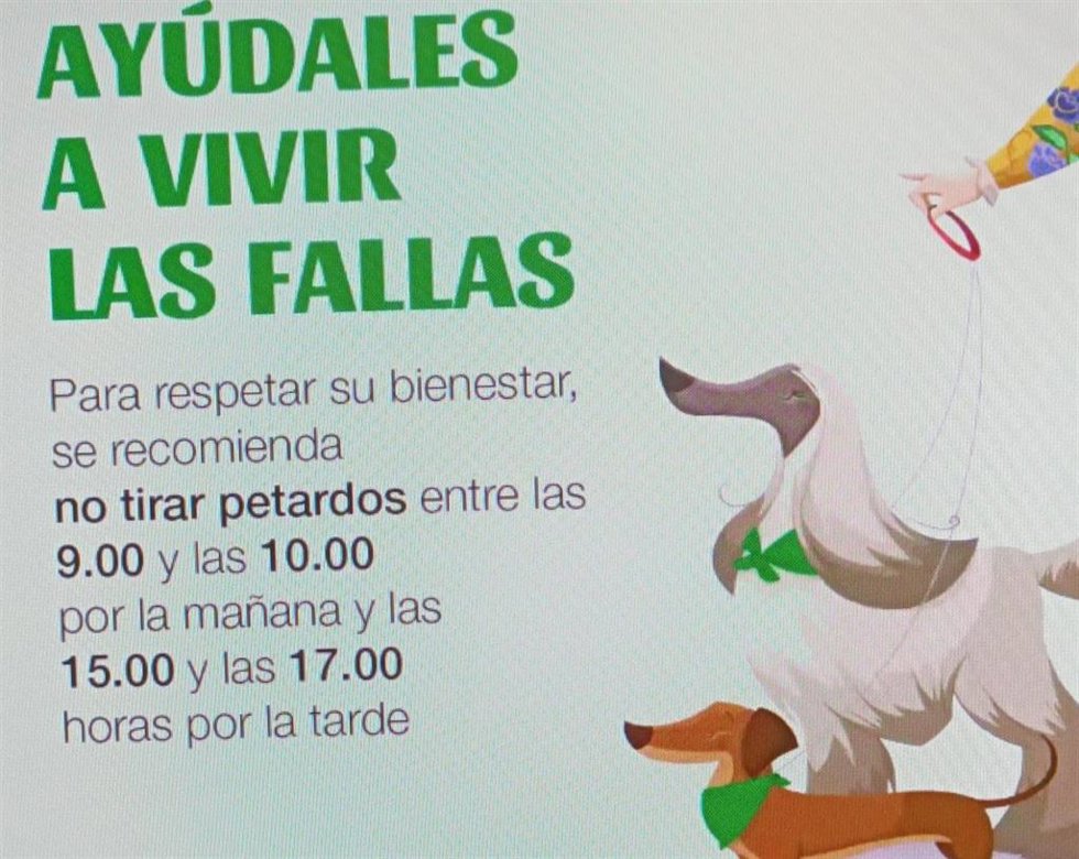 El Ayuntamiento de Valncia se une a la campaña de concienciación del Colegio de Veterinarios para favorecer del bienestar animal durante las Fallas. El consistorio distribuirá pañuelos verdes para identificar a los perros que buscan un paseo tranquilo. 