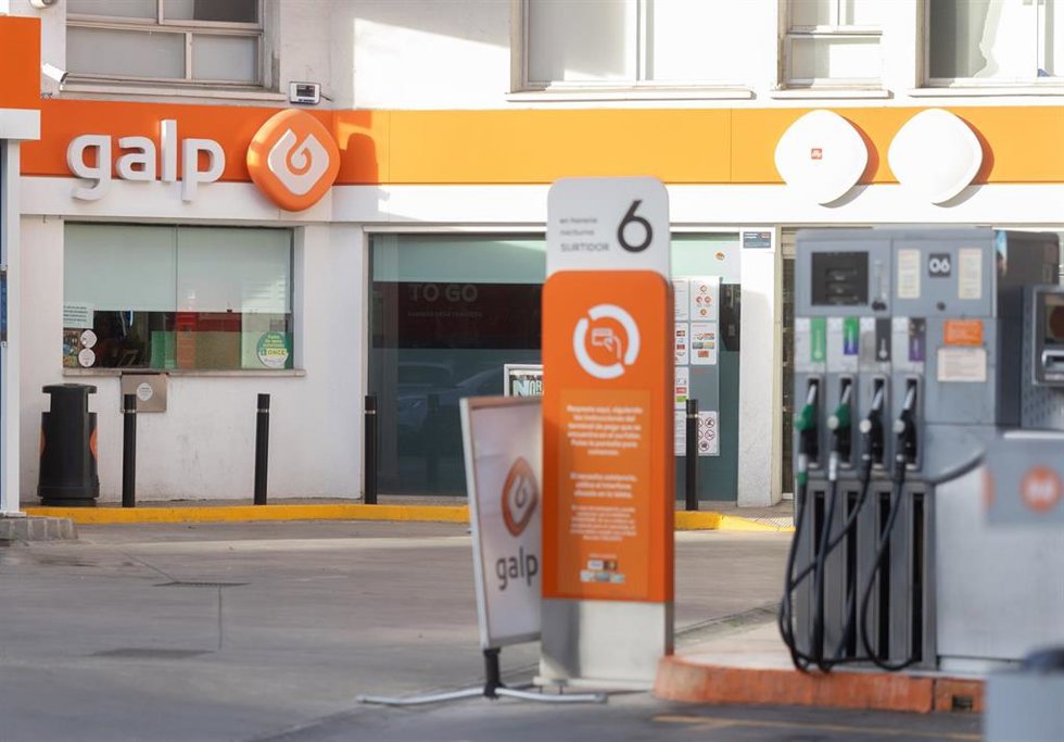 Archivo - Exterior de una gasolinera de Galp, a 9 de enero de 2026, en Madrid
