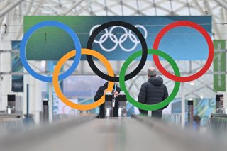 03 February 2026, Italy, Cortina: Winter Games Milan Cortina 2026, the Olympic rings stand in the entrance area of the ice hockey venue. Photo: Peter Kneffel/dpa