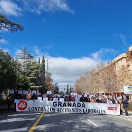 Concentración por la muerte de un trabajos en Nigüelas (Granada).