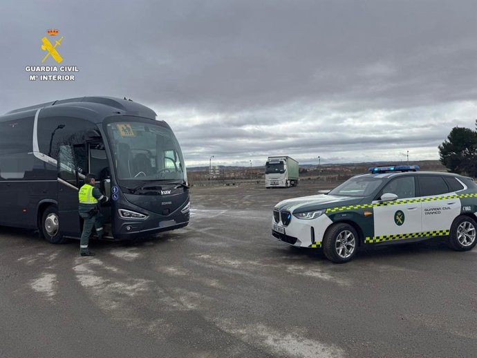 Investigado el conductor de un autobús escolar por dar positivo en alcoholemia.