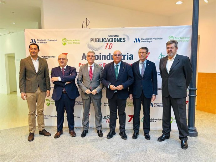 El presidente de la Diputación de Málaga, Francisco Salado, ha participado este lunes en el foro 'Agroindustria: presente y futuro-Málaga', que se ha celebrado este lunes en Vélez-Málaga.