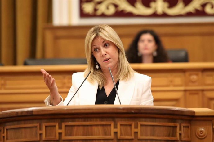 Archivo - La portavoz del grupo socialista en las Cortes regionales, Ana Isabel Abengózar, interviene durante la primera sesión del Debate sobre el Estado de la Región, en las Cortes de Castilla-La Mancha, a 16 de octubre de 2025, en Toledo, Castilla-La M