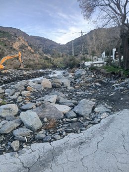 Actuaciones en el margen del río.