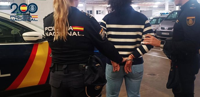 La Policía Nacional detiene en Talavera de la Reina a una mujer a la que buscaban ocho juzgados de todo el territorio nacional.