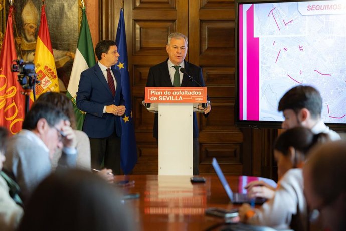 Rueda de prensa del alcalde de Sevilla, José Luis Sanz.