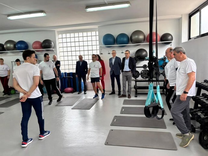 Un total de 15 personas participa en el nuevo 'Activa' para pacientes que padecen esclerosis múltiple.