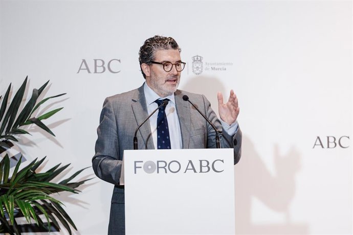 Archivo - El director del ABC, Julián Quirós, en el Foro ABC, en la sede de ABC, a 24 de junio de 2025, en Madrid (España).