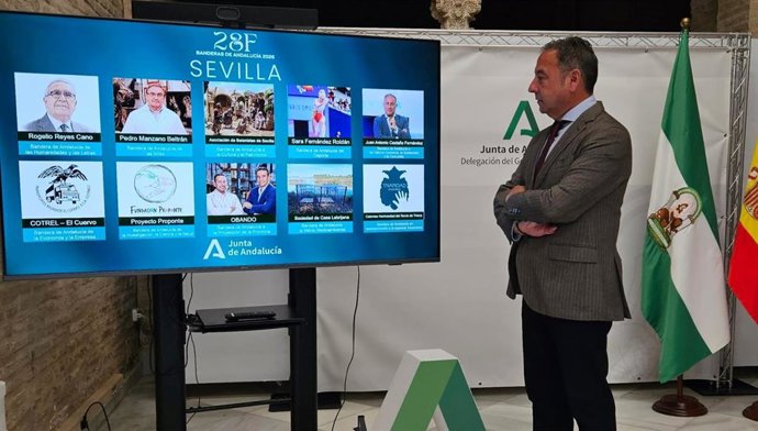 El delegado del Gobierno andaluz, Ricardo Sánchez, da a conocer las 'Banderas de Andalucía' de 2026 por el 28F en lo que a la provincia de Sevilla se refiere.