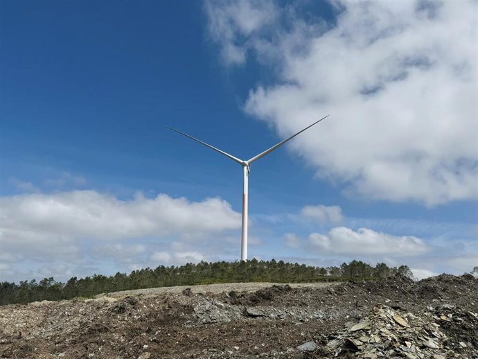Archivo - Parque eólido de Mondigo, entre Ribadeo y Trabada (Lugo), adquirido por RDG