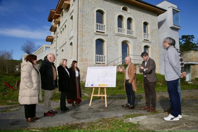 La consejera de Desarrollo Rural en San Vicente de la Barquera