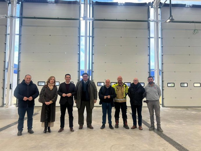 El vicepresidente del Consorcio de Prevención, Extinción de Incendios y Salvamento de la Provincia de Sevilla y diputado provincial de Servicios Públicos Supramunicipales, Gonzalo Domínguez supervisa las obras del parque de bomberos de Morón