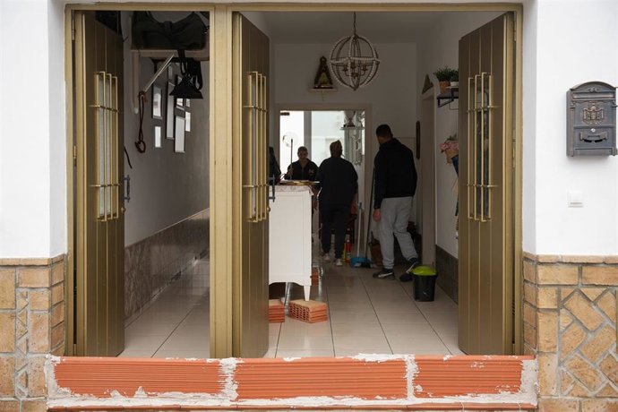 La UME durante su actuación en El Palmar de Troya (Sevilla) a consencuencia del temporal