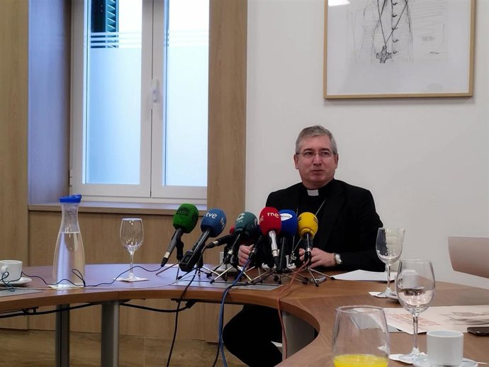 Archivo - Fernando Prado Ayuso, obispo de San Sebastián.