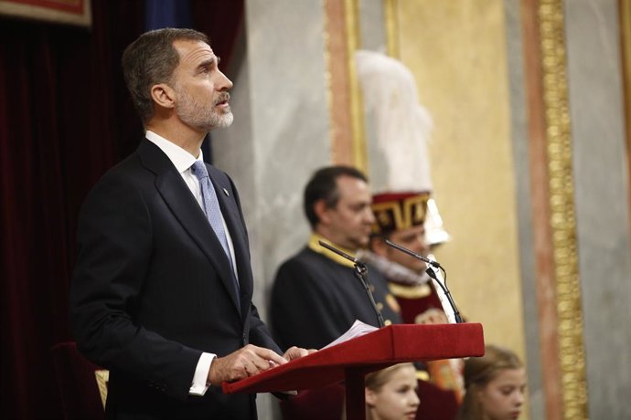 Archivo - El Rey Felipe VI interviene en el acto conmemorativo del 40º aniversario de la Constitución de 1978.  