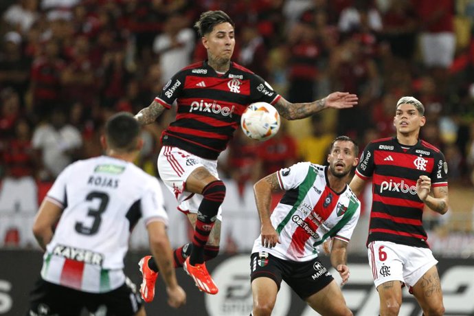 Archivo - Futbol, Flamengo vs Palestino. Fase de grupos, Copa Libertadores 2024. El jugador de Flamengo Erick Pulgar es fotografiado durante el partido por el Grupo E de Copa Libertadores contra Palestino en el Estadio Maracana de Rio de Janeiro. Rio de J