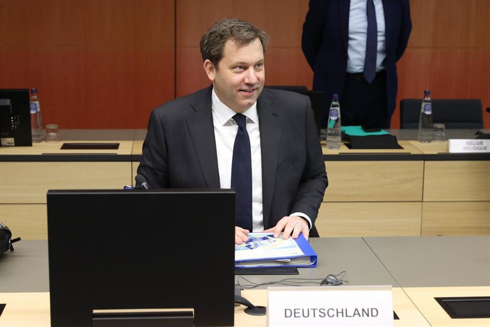 HANDOUT - 16 February 2026, Belgium, Brussels: German Minister of Finance Lars Klingbeil attends the Eurogroup Finance ministers meeting in Brussels Photo: Francois Lenoir/EU Council/dpa - ATTENTION: editorial use only and only if the credit mentioned a