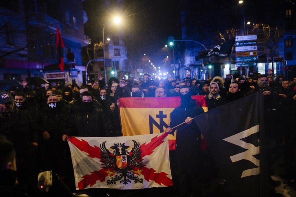 Manifestación organizada por Núcleo Nacional bajo el lema Regularizan más de 600.000 extranjeros mientras asesinan españoles.