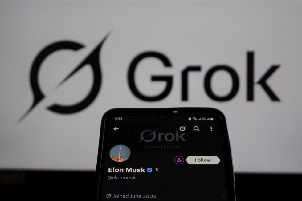 Archivo - Tesla incorpora el asistente de IA Grok en sus vehículos en Europa
