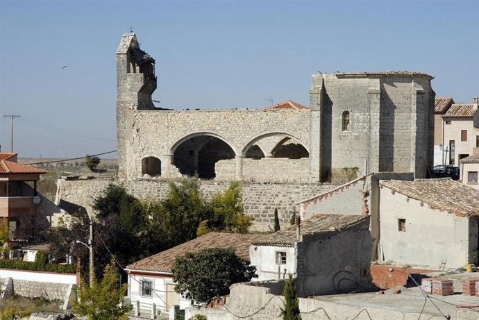 Archivo - Iglesia de San Pedro de Tiedra (Valladolid).