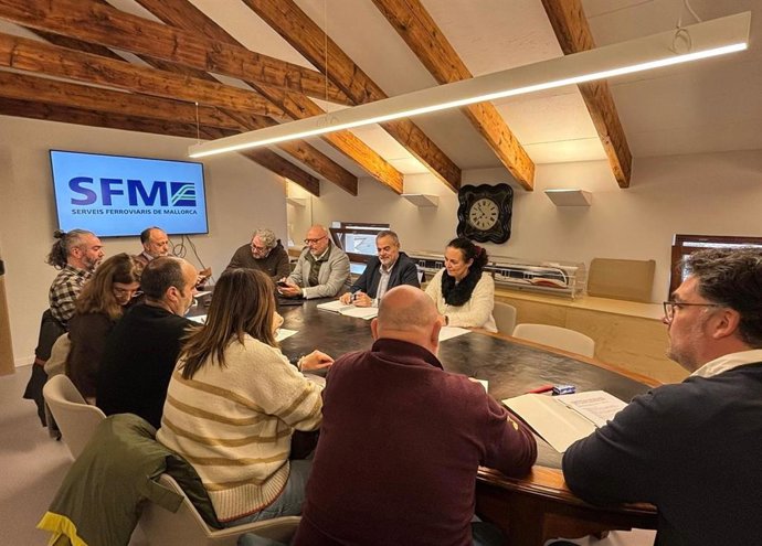 Reunión entre el comité de empresa y la dirección de Serveis Ferroviaris de Mallorca.