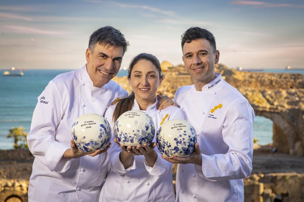 De izquierda a derecha: Ramón Freixa, de Ramón Freixa Atelier (Madrid); Lucía Freitas, de A Tafona (Santiago de Compostela), y Álvaro Salazar, de Voro (Mallorca).