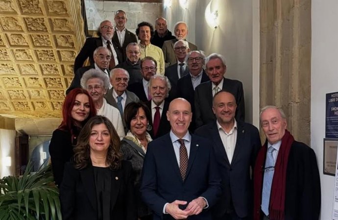 Integrantes del jurado del Premio Leonés del Año, que ha acordado conceder el galardón correspondiente a 2025 al editor Héctor Escobar.