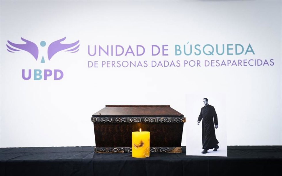 Restos del cura guerrillero Camilo Torres en una imagen de la Unidad de Búsqueda de Personas dadas por Desaparecidas (UBPD) de Colombia