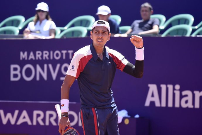 Tenis, Alejandro Tabilo vs Tomas Etcheverry.  ATP 250 Buenos Aires 2026.  El tenista chileno Alejandro Tabilo es fotografiado contra Tomas Etcheverry de Argentina durante los cuartos de final del ATP 250 en Buenos   Aires, Argentina.  13/02/2026  UNAR