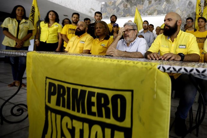 Archivo - January 17, 2020, Valencia, Carabobo, Venezuela: Jabuary 17.2020. Militants of the Primero justicia political party, in the Carabobo state, accompanied their authorities to a press conference to denounce what they described as a new onslaught of