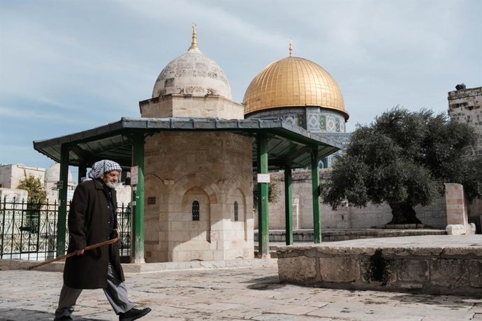 29 de janeiro de 2026, Jerusalém, Israel: Vista da Cúpula da Rocha, Qubbat al Sakhra, com a cúpula dourada. A atmosfera geral no Monte do Templo cria uma sensação de calma antes da tempestade. Para evitar atritos durante os serviços religiosos, a presença