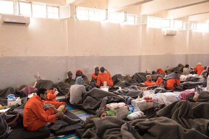 Archivo - Arquivo - 17 de novembro de 2019, Hassake, Síria: Na prisão ultra-secreta da coalizão em Hassake, Síria, 5.000 prisioneiros do Estado Islâmico aguardam seu destino. 2.700 prisioneiros estão doentes e incapacitados. Os guardas curdos cuidam deles