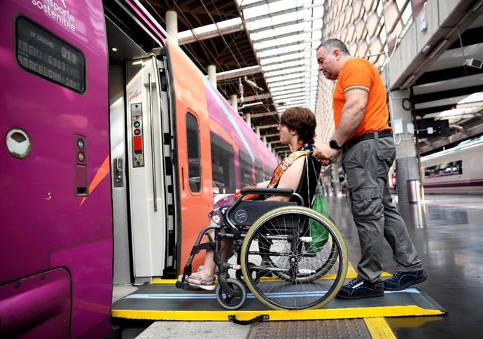 Archivo - Servicio de Adif Acerca