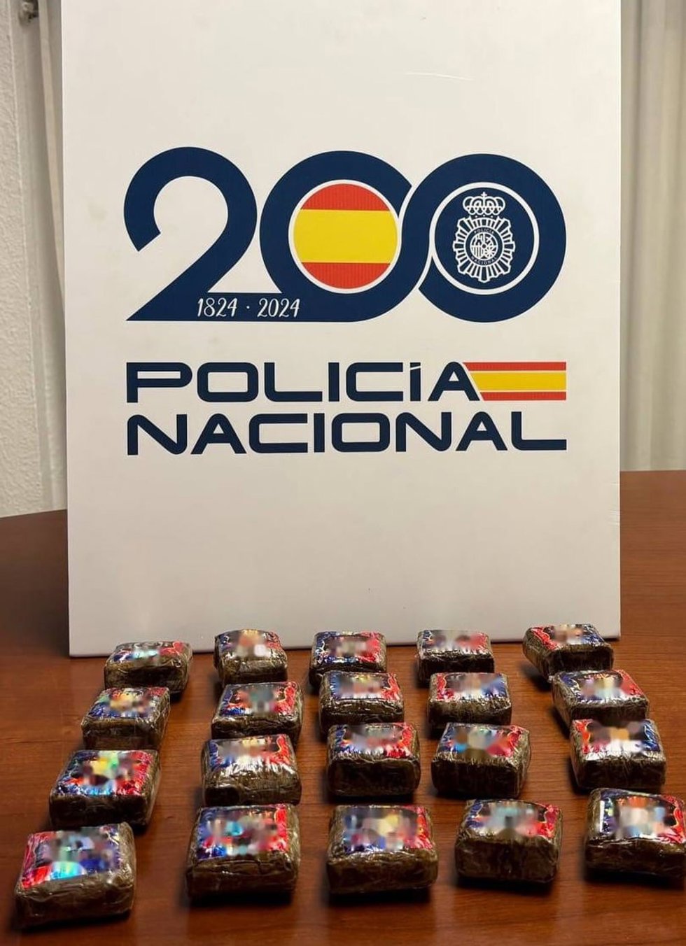 Placas de hachís incautadas a dos personas en un coche de Torrejón de Ardoz