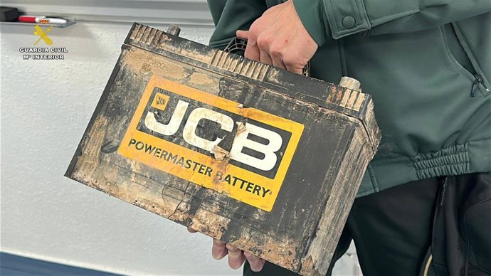 Una de las baterías robadas por el detenido