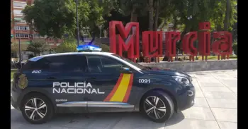 Policía Nacional detiene a un individuo por robar el bolso a una joven tras causarle lesiones en una mano
